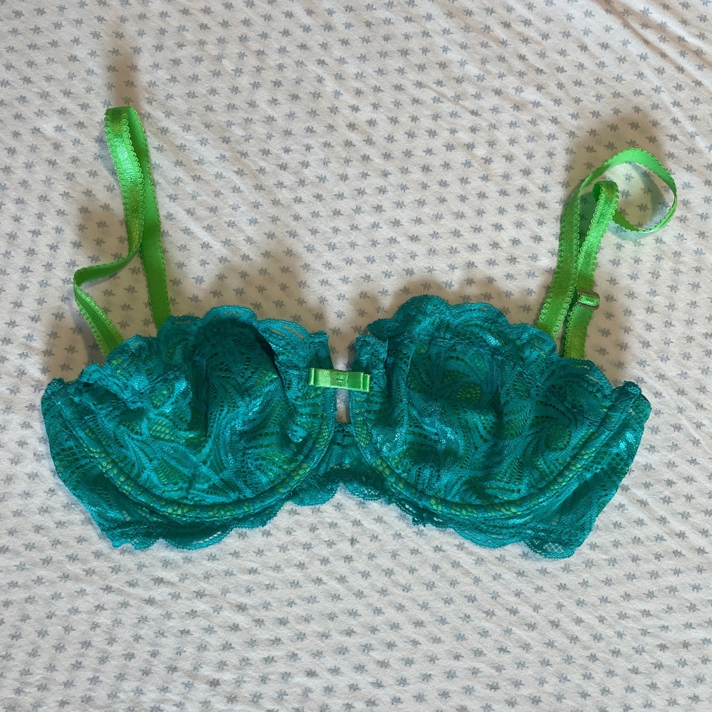 Adore Me lace bra - 30DD